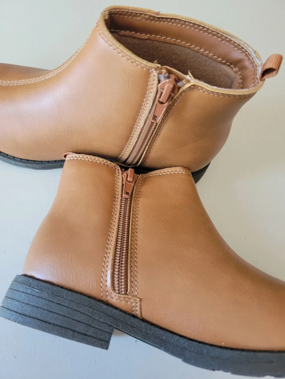 Carters Like New Heart Buckle Boot. Youth Girls Size 1